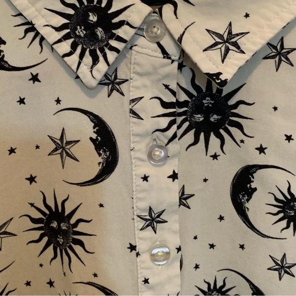 Hot Topic Celestial Top - Picture 4 of 7